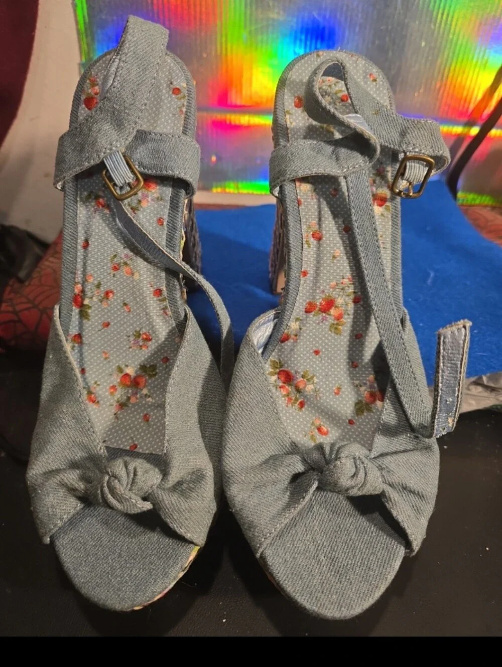071326 Dressy blue size 8  3 inch heals. B0x 22aa